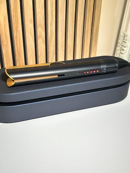 Випрямляч для волосся з кейсом HT01 Airstrait Strawberry Onyx Black/Gold Колір: Чорно-золотий Id_084 фото